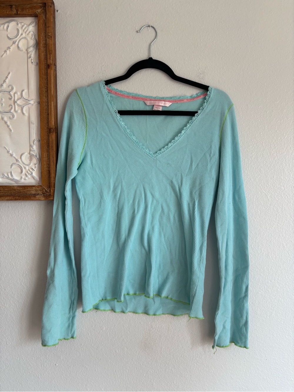 Victoria's Secret women’s sz large Aqua V-Neck Long Sleeve Top waffle lace trim